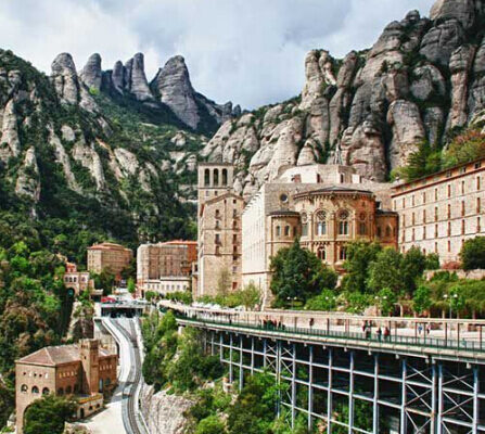 Núi Montserrat